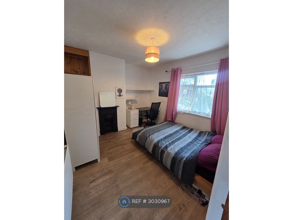 Property photo 1 of 12 Bedroom