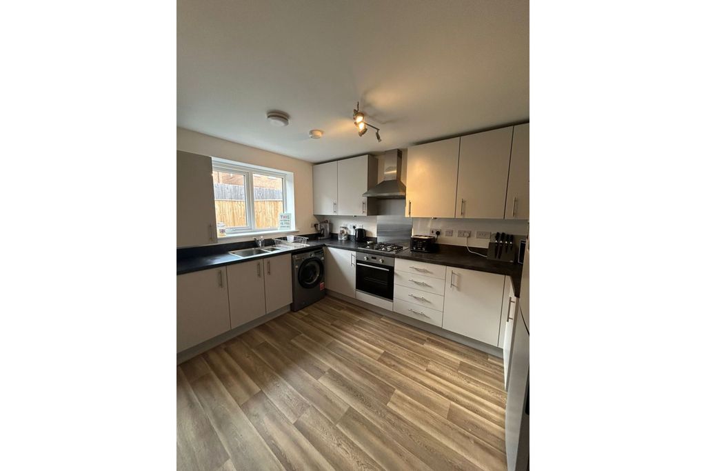 Property photo 2 of 15 Kitchen/Dining Room