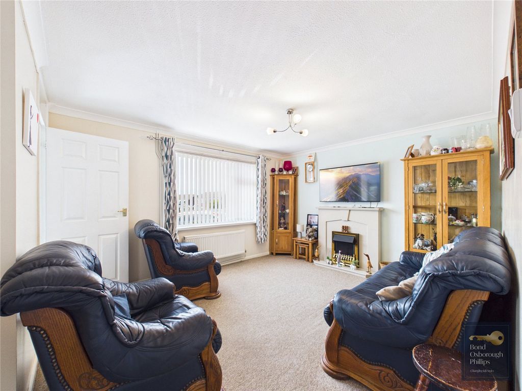Property photo 3 of 25 Picture No. 02