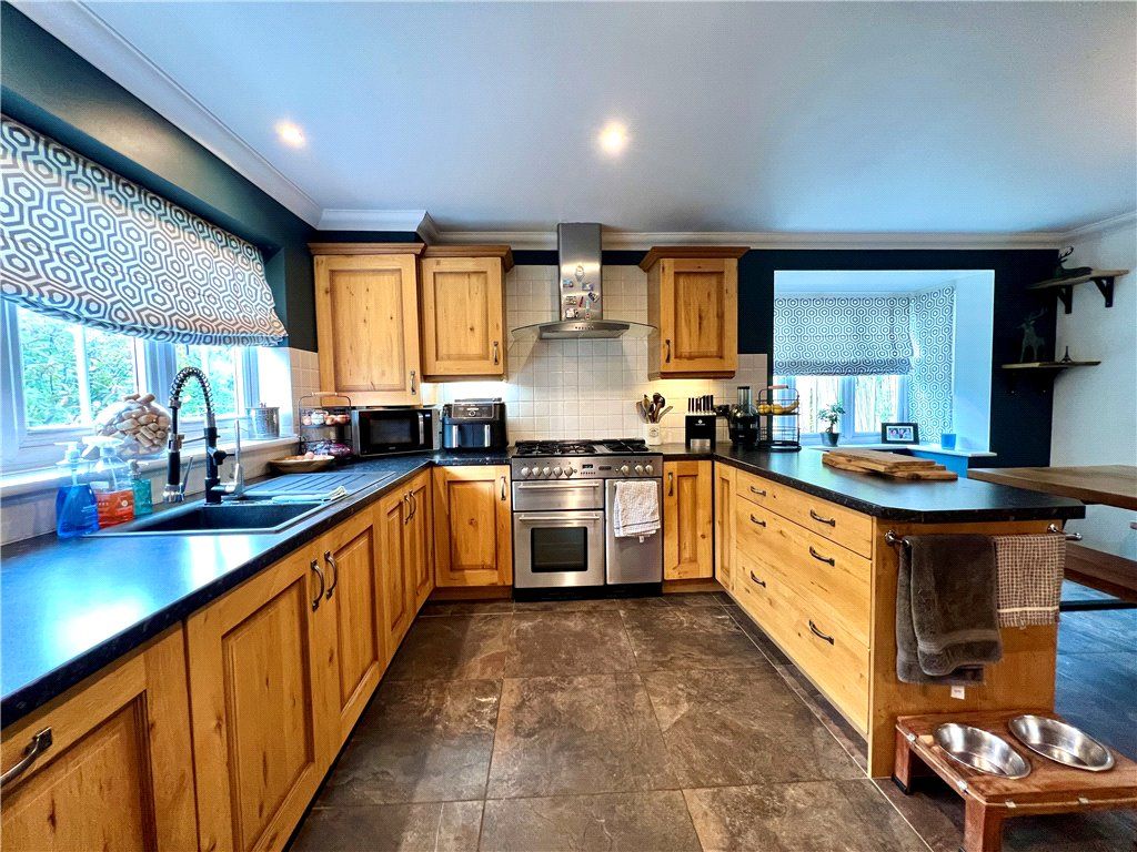 Property photo 3 of 20 Kitchen