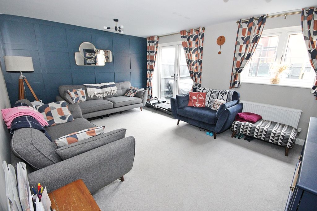 Property photo 2 of 12 3967435