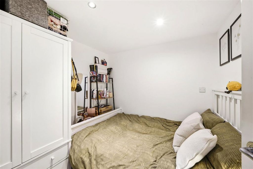Property photo 3 of 6