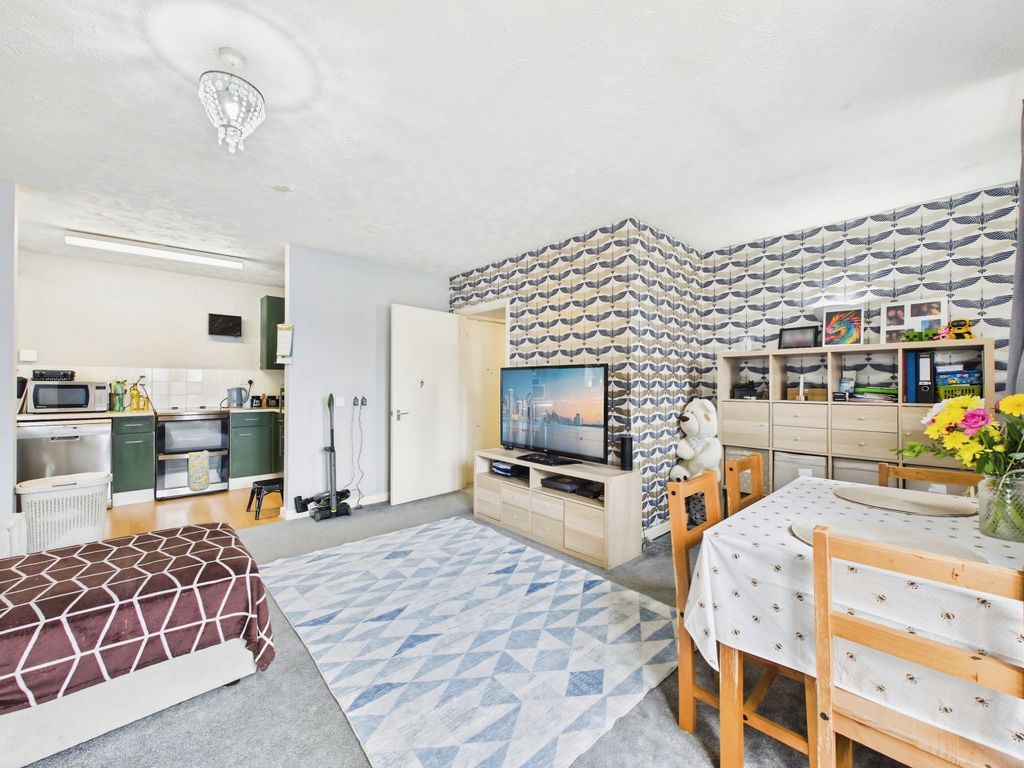 Property photo 2 of 13 58A6037E-Cam04018G0-Pr0453-Still004