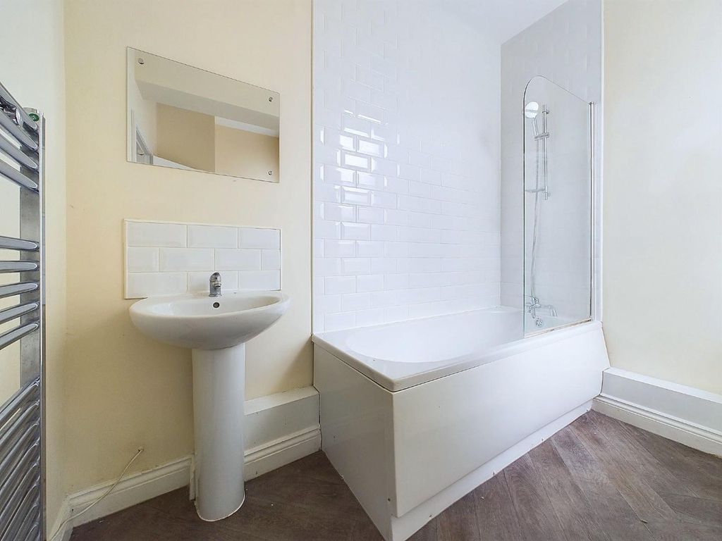 Property photo 3 of 9 Cam03810G0-Pr0199-Still006.Jpg