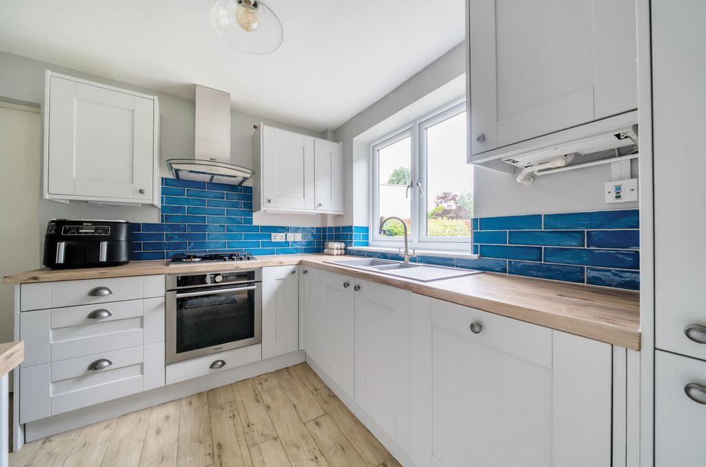 Property photo 2 of 21 1331205-14-6888c7...