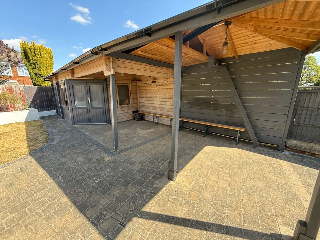 Property photo 2 of 18 5386191