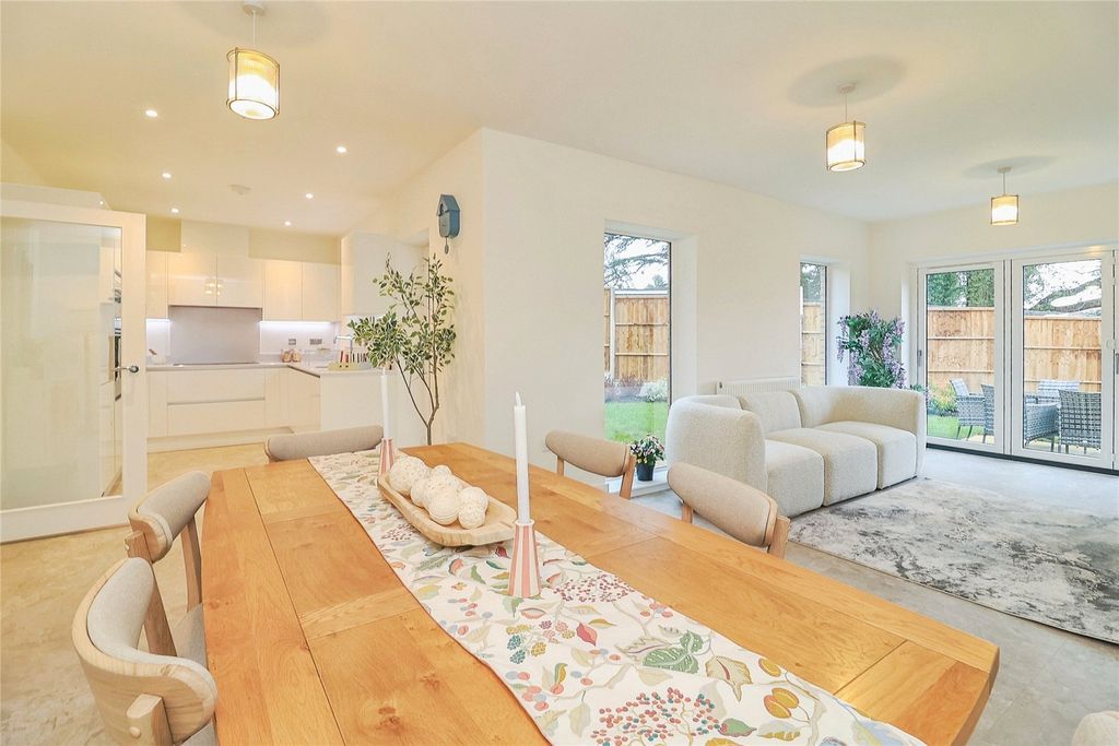 Property photo 2 of 28 Picture No. 29