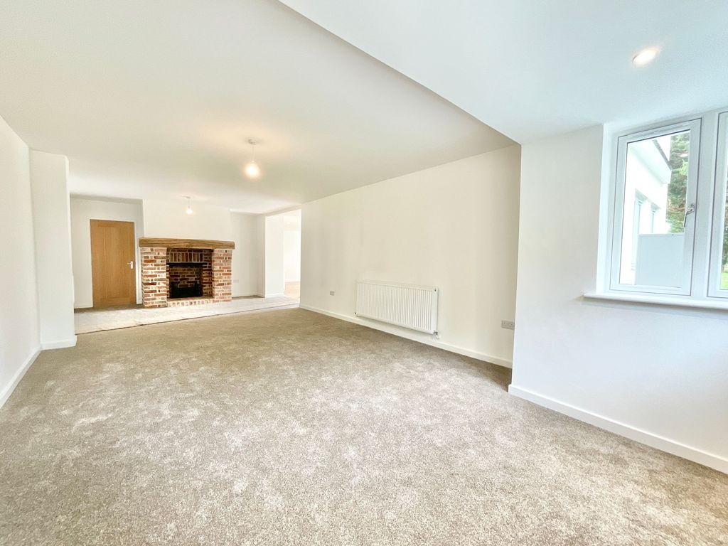 Property photo 3 of 33
