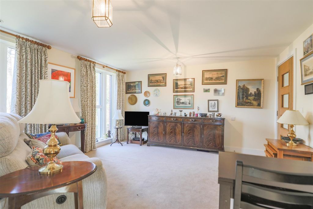 Property photo 1 of 15 81258d01-cc4B-444d-8c24-B080B6Af1122.Jpg