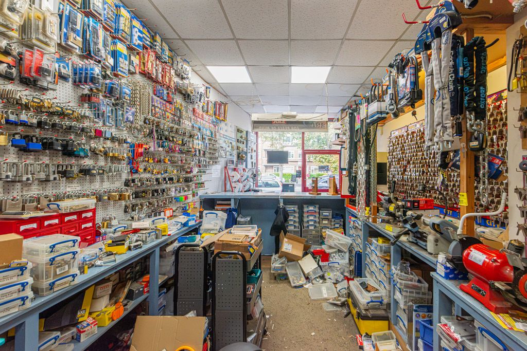 Property photo 3 of 56 Stroud Green Road 133A-001
