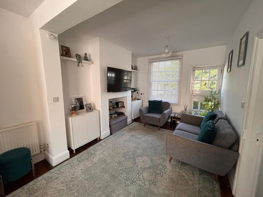 Property photo 3 of 11