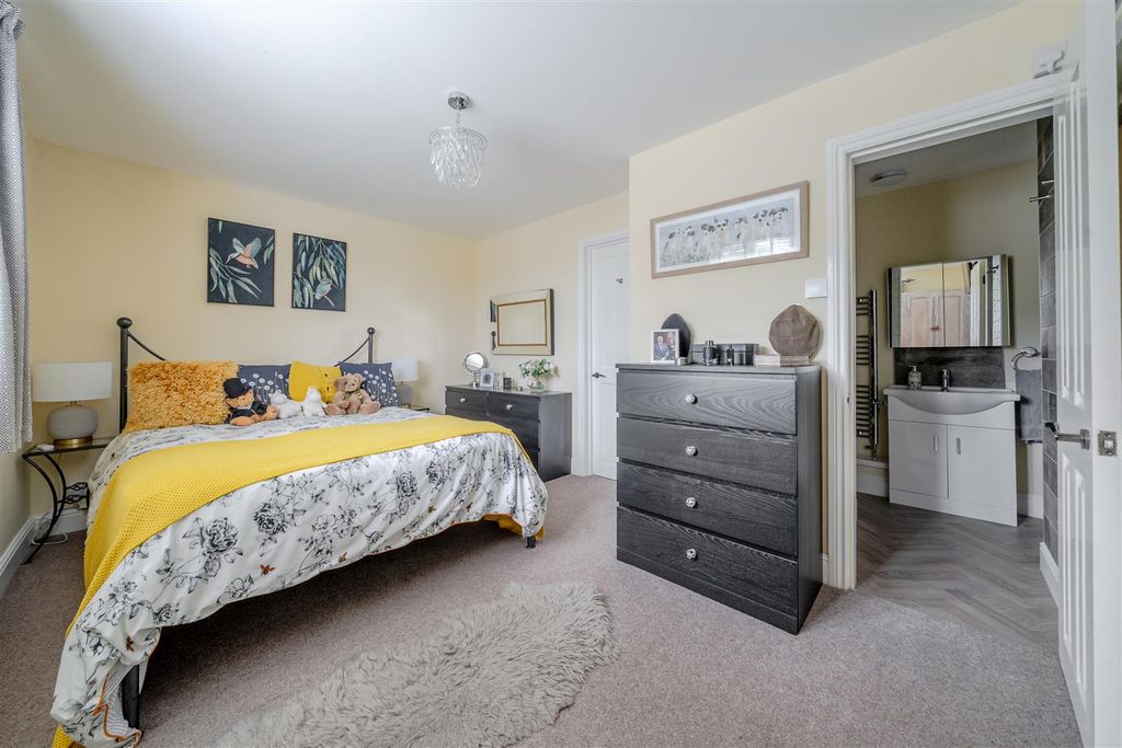 Property photo 2 of 18 1516349-25-6A9Fe4Bf644E1.Jpg