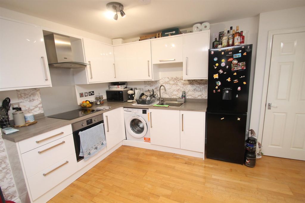 Property photo 2 of 8 Img_9916.Jpg