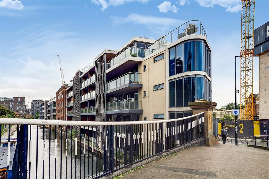 Property photo 1 of 12 Balconies
