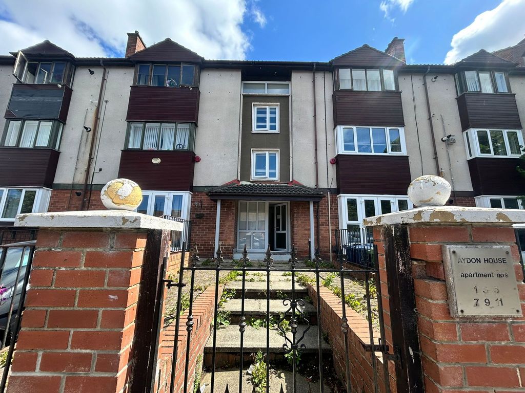 Property photo 1 of 12