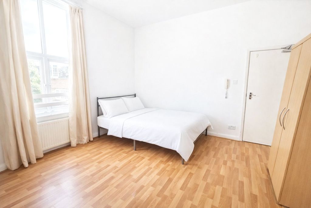 Property photo 2 of 5 Picture No. 13