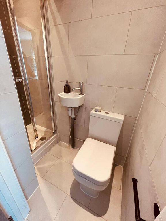 Property photo 3 of 7 WC