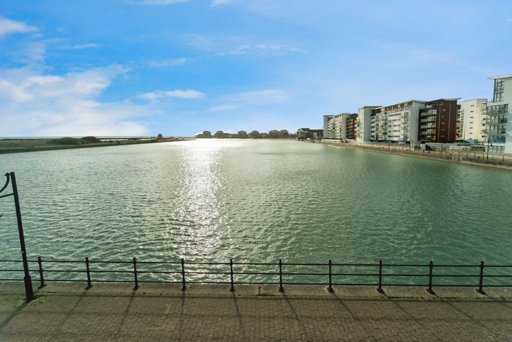 Property photo 3 of 17 Photo