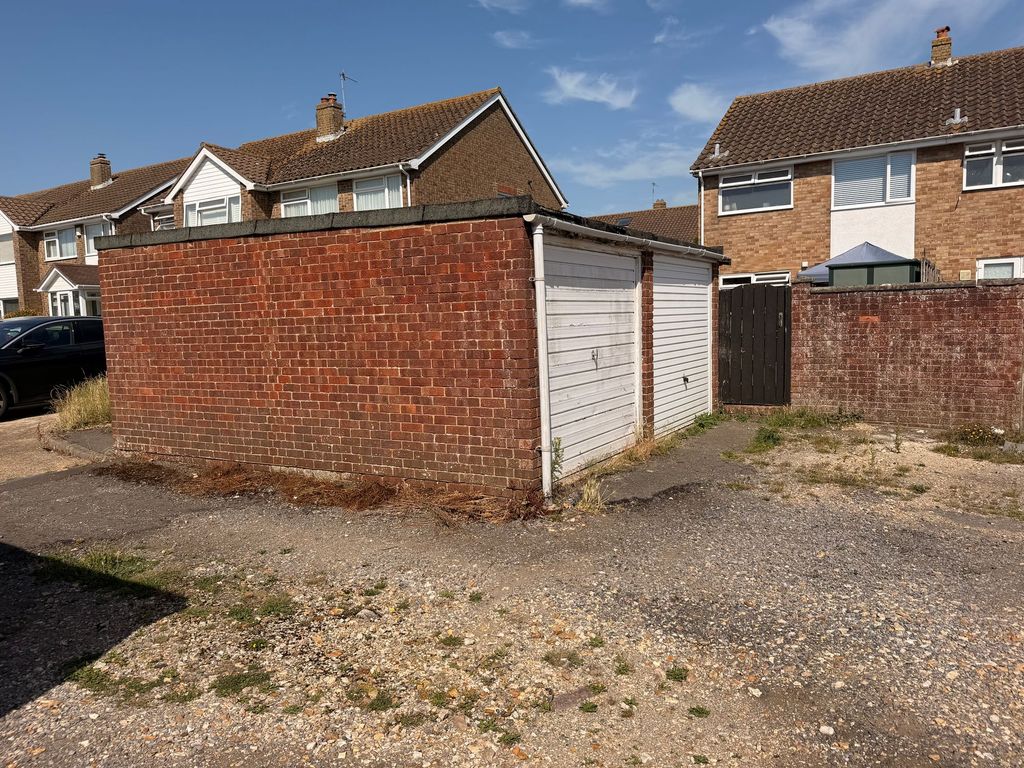 Property photo 3 of 3