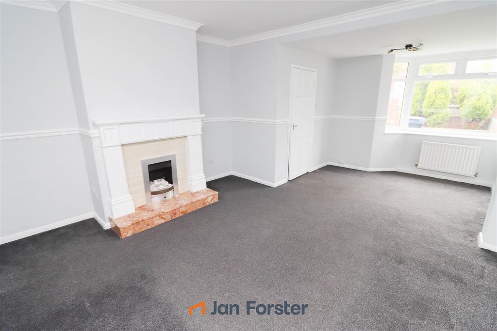 Property photo 2 of 12 Lounge Dining Room