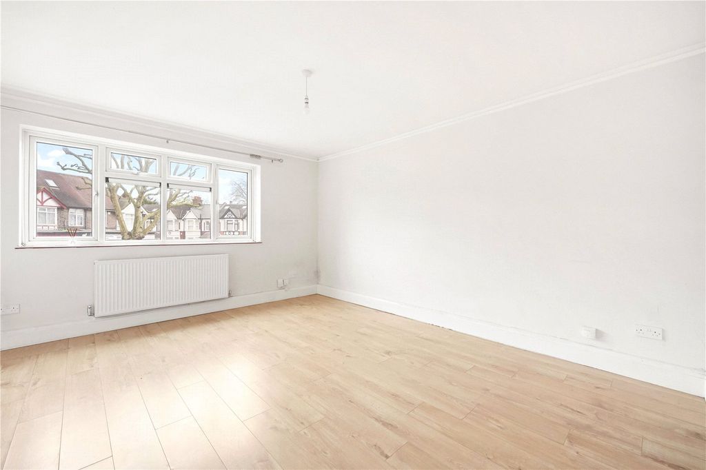 Property photo 3 of 14 Picture No. 24