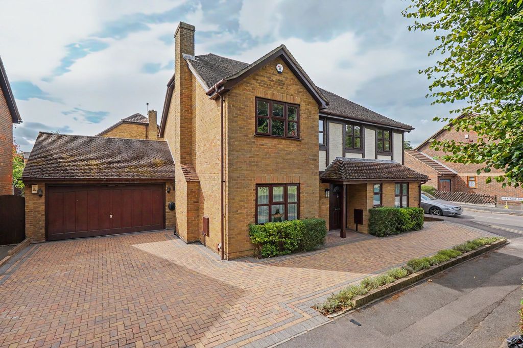 Property photo 1 of 52