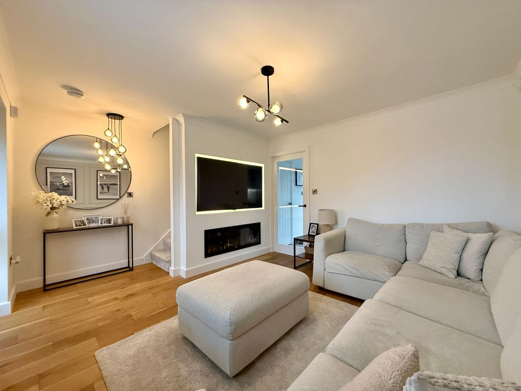 Property photo 2 of 14 Living Room