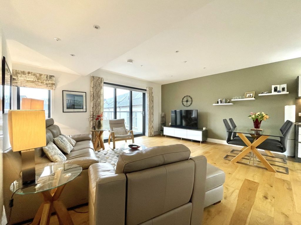 Property photo 3 of 36