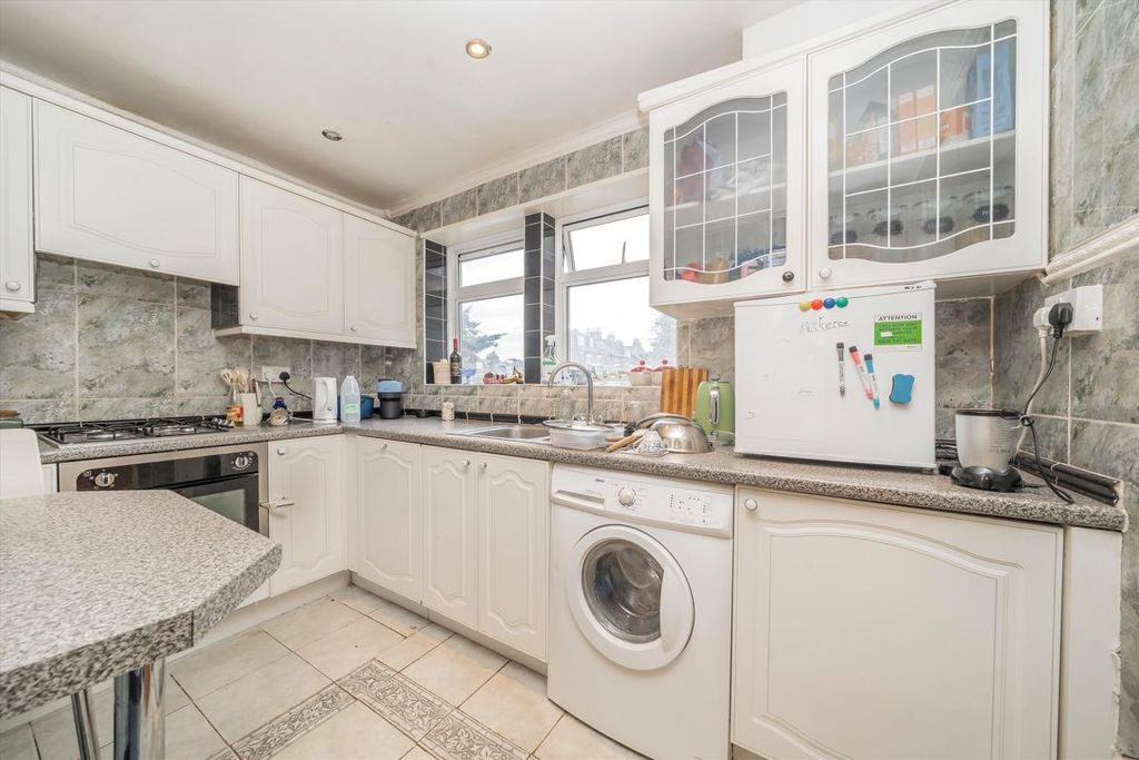 Property photo 2 of 6