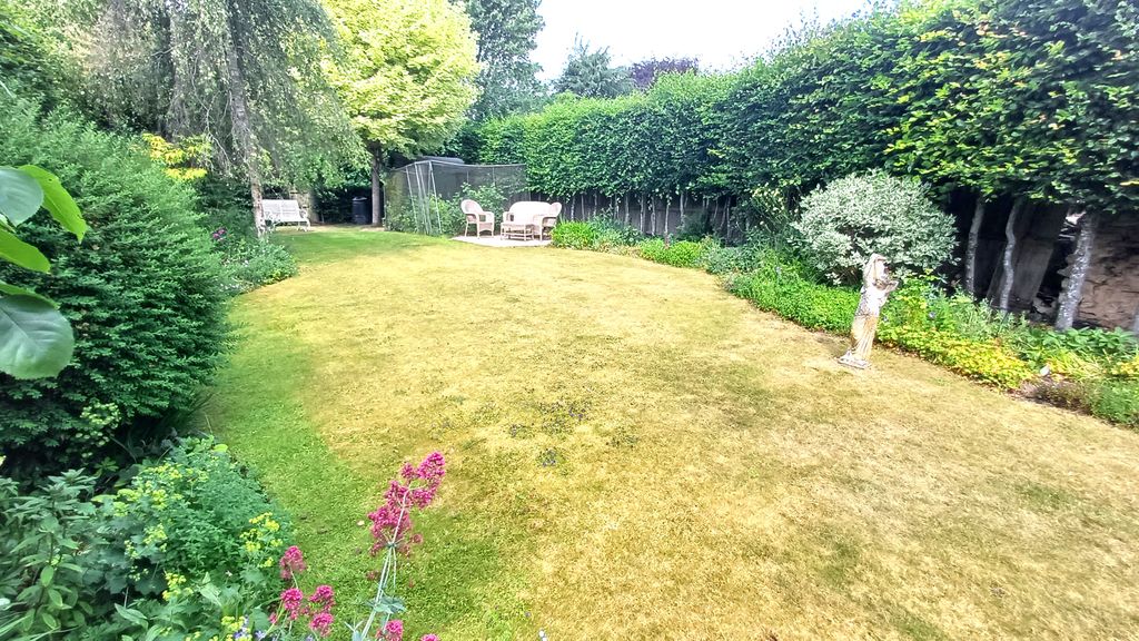 Property photo 3 of 34