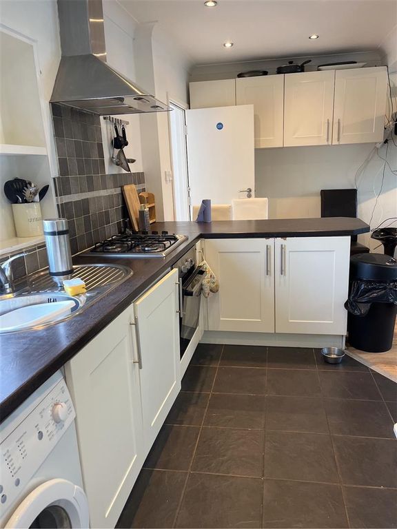 Property photo 3 of 14 Kitchen
