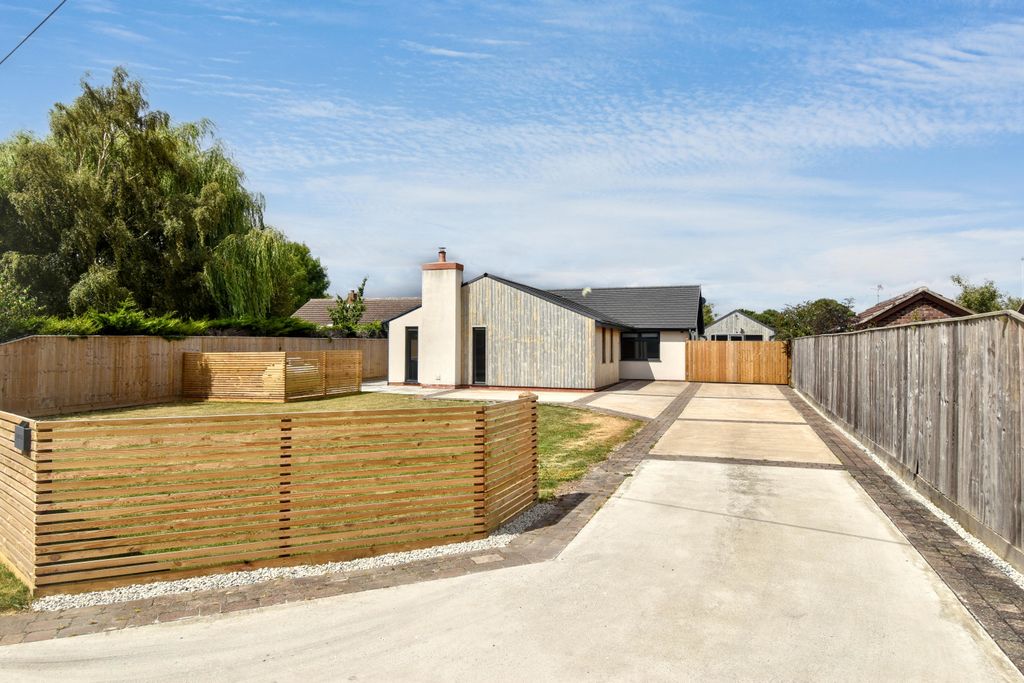 Property photo 1 of 33