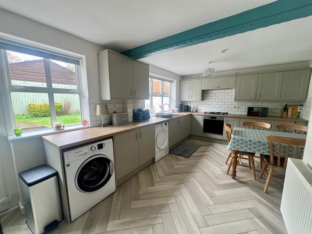 Property photo 2 of 26 Kitchen.Jpg