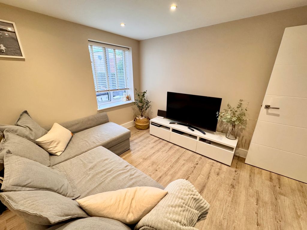 Property photo 3 of 7 Img_2771