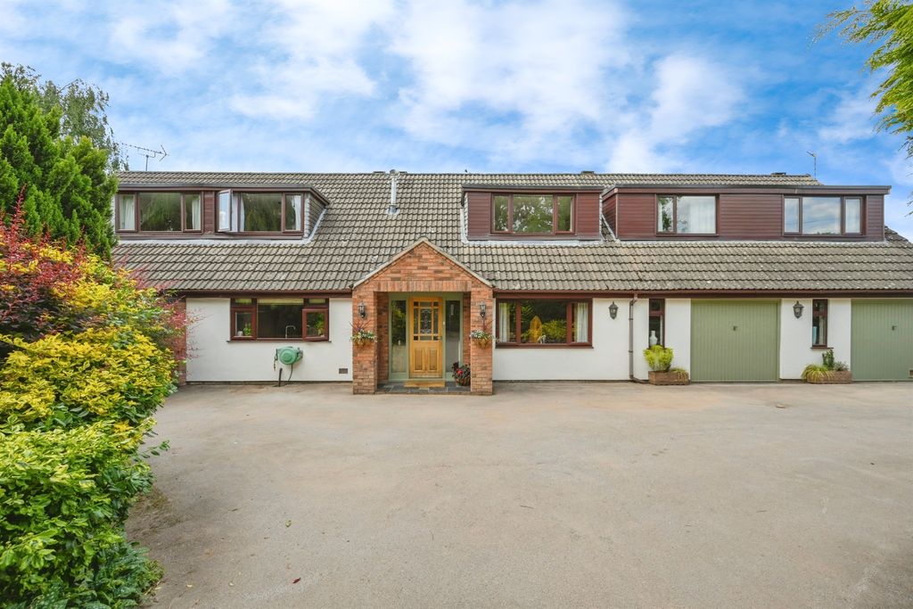 Property photo 2 of 31