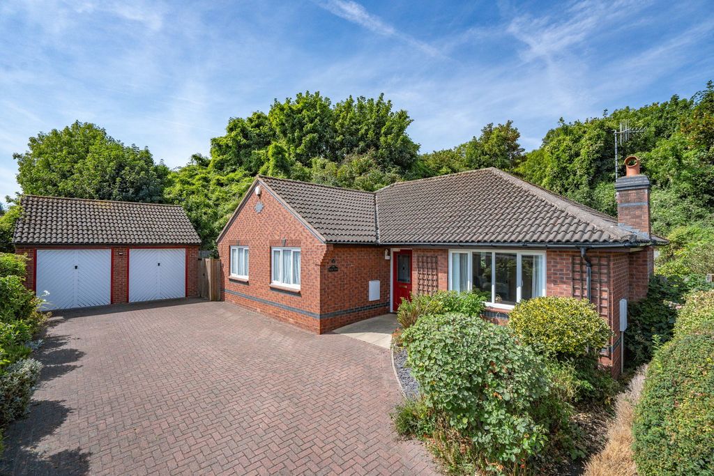 Property photo 1 of 21