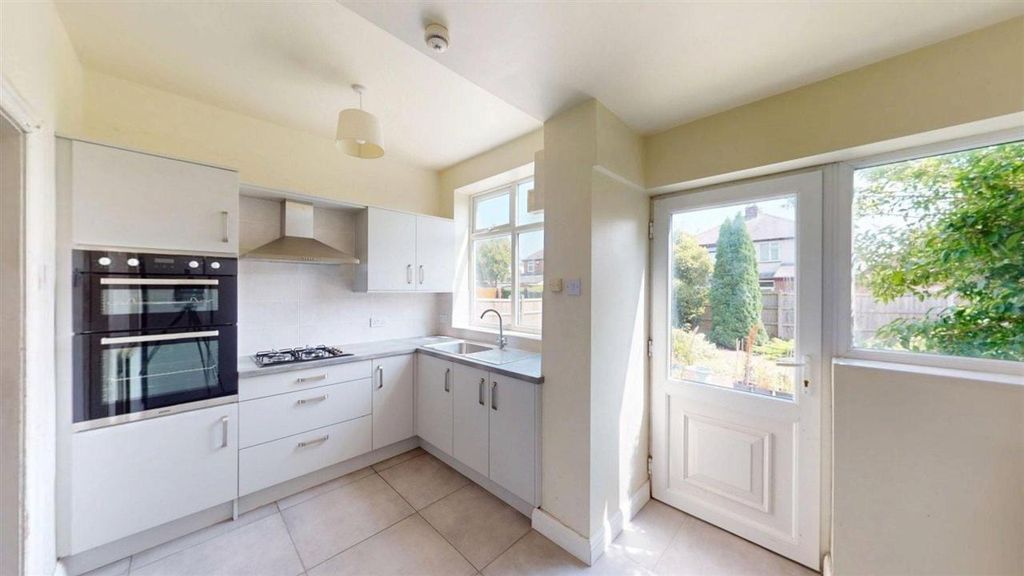 Property photo 2 of 17 Kitchen