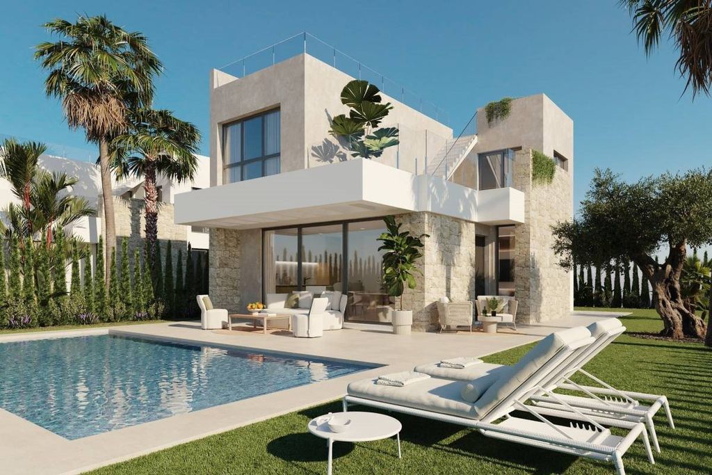 Property photo 1 of 15 Unique Detached Villa With Basement Included + 4 Bedrooms + 5 Bathrooms