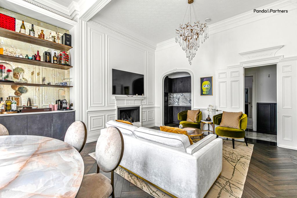 Property photo 2 of 8 Photo