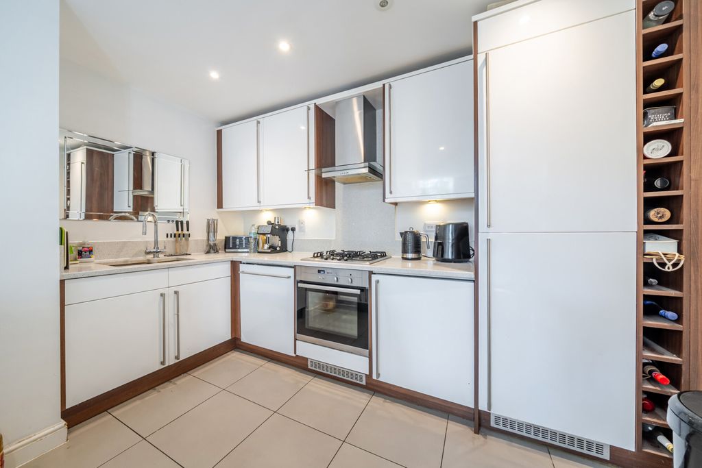 Property photo 2 of 23 1452731-15-69F1d2...