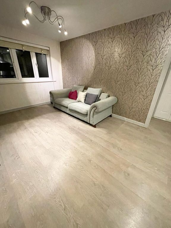 Property photo 1 of 4