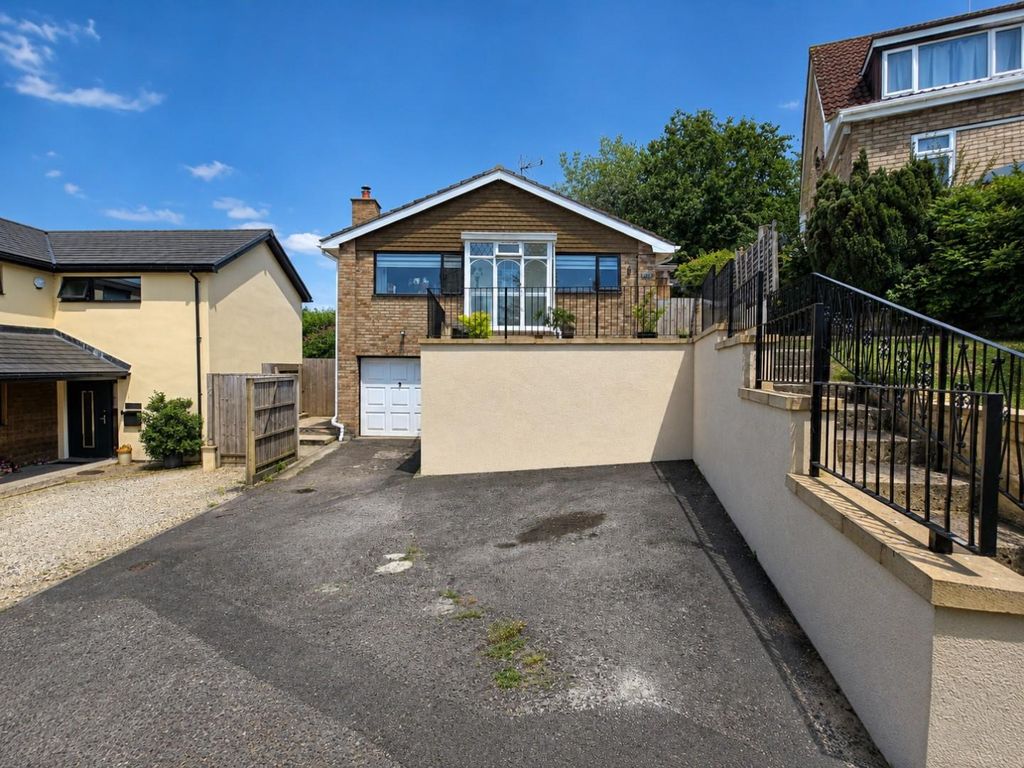 Property photo 1 of 38 Hollywell Road - Front..Jpg