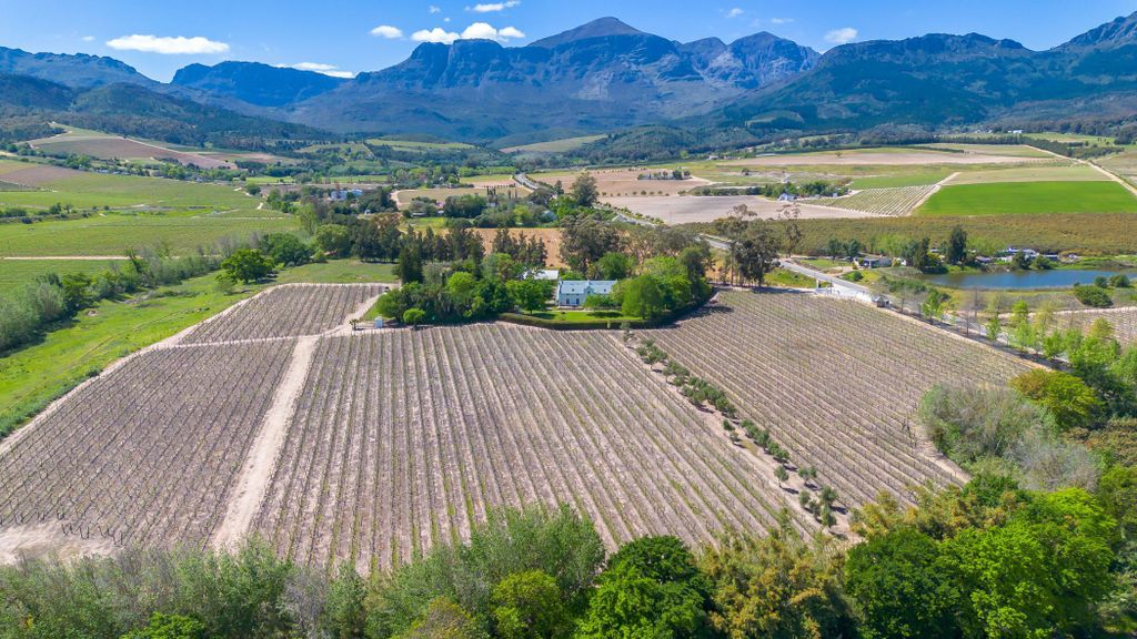 Property photo 2 of 18 Tk1717336