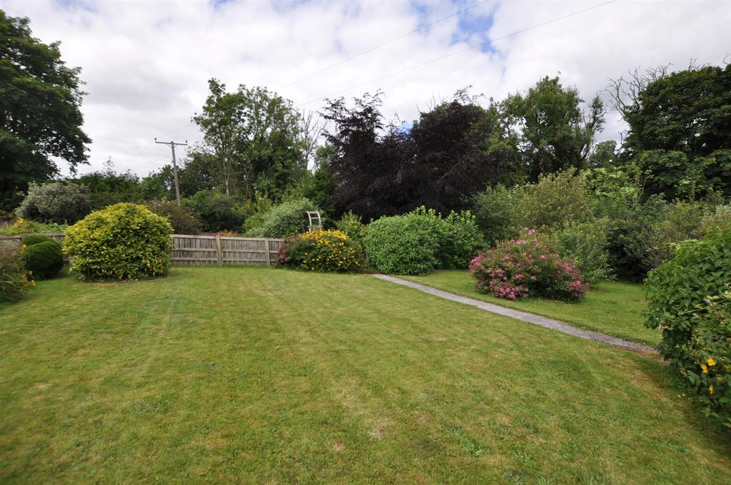 Property photo 3 of 30 Externally