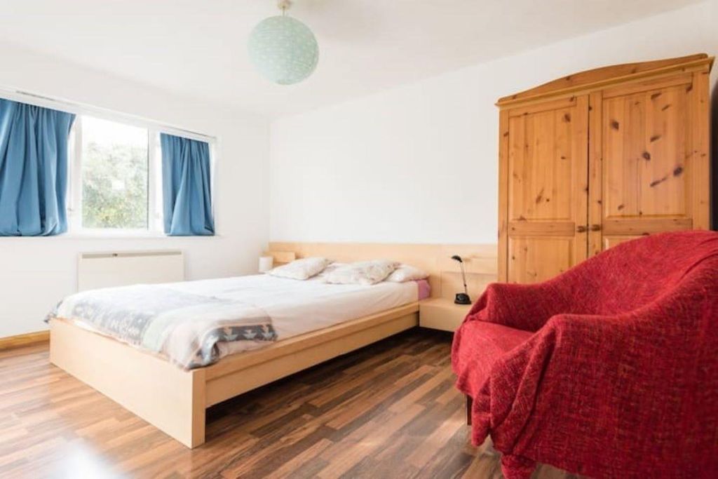 Property photo 3 of 12 Picture 3