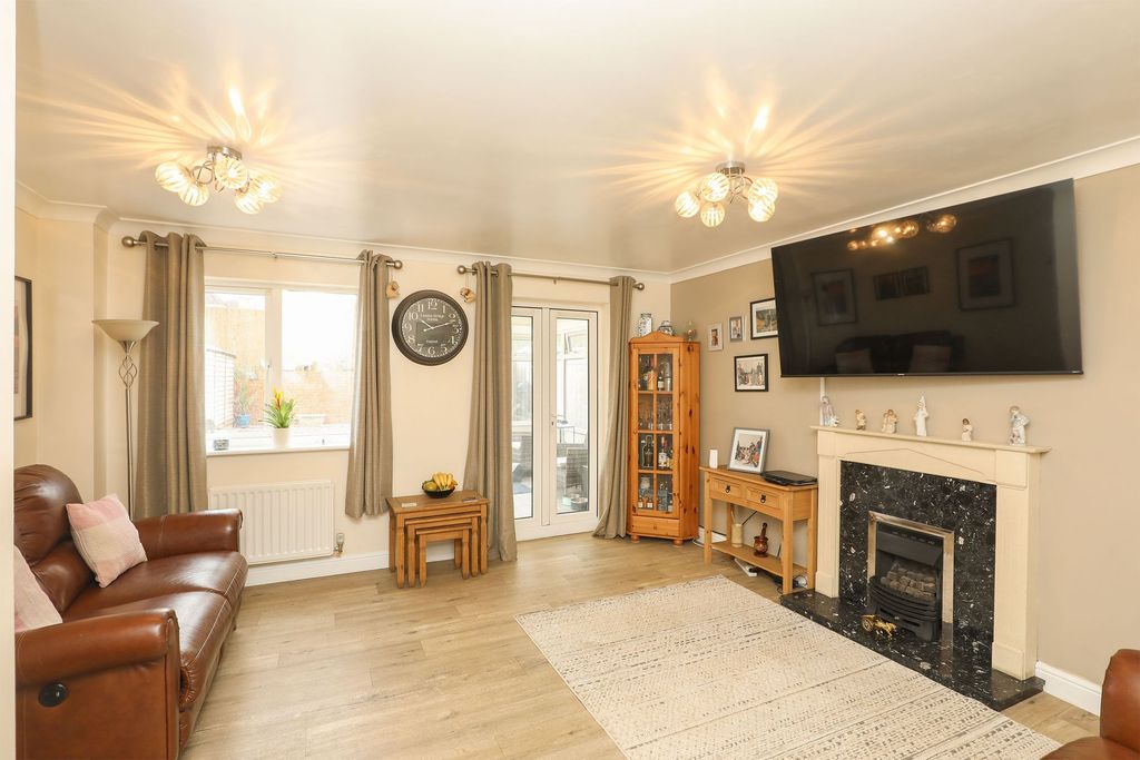 Property photo 2 of 22