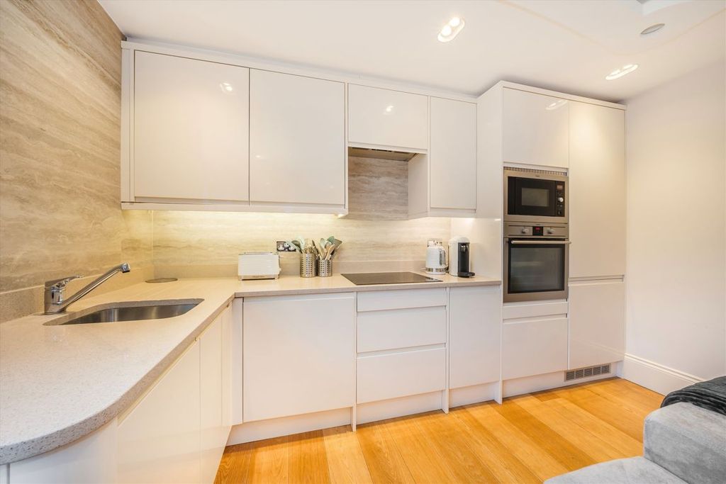 Property photo 2 of 5