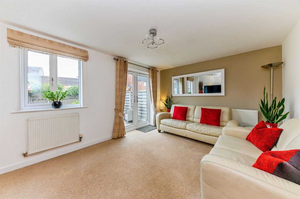 Property photo 2 of 17