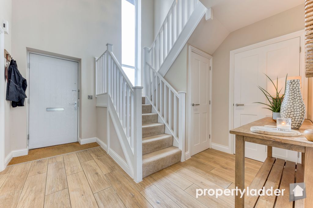 Property photo 2 of 28 Pl-27