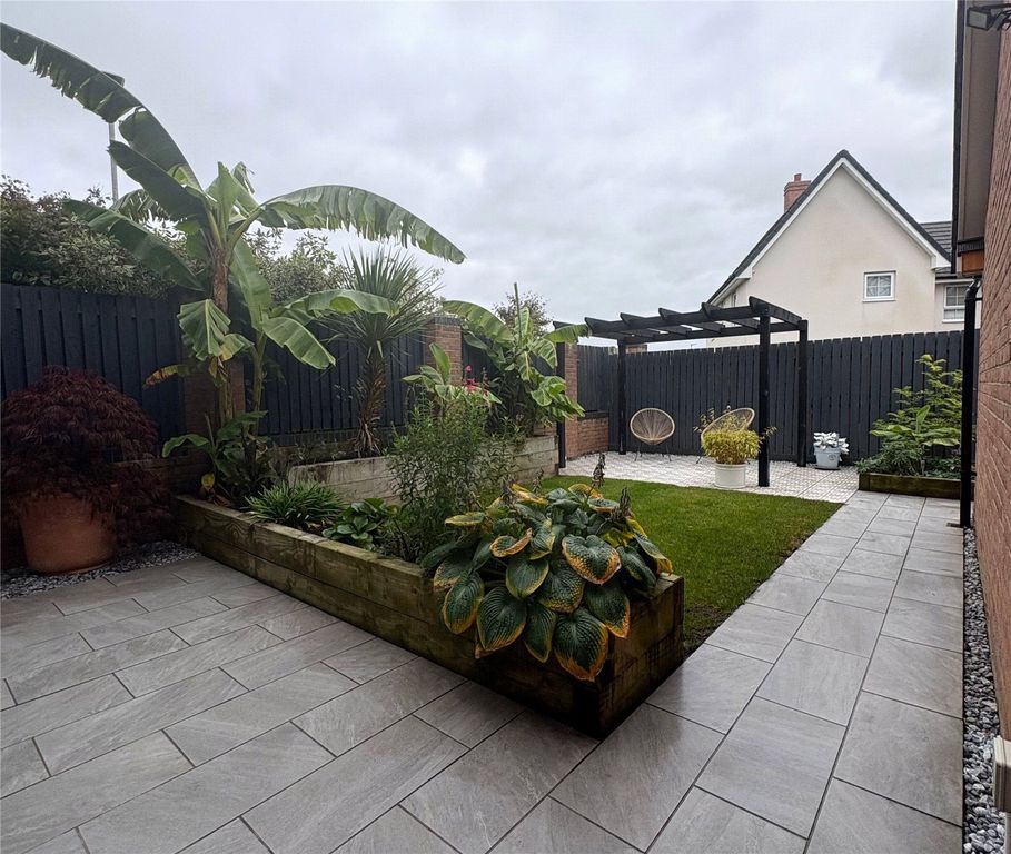 Property photo 2 of 19 Picture No. 58